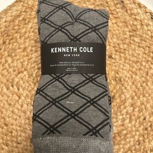 Men’s Kenneth Cole dress socks.